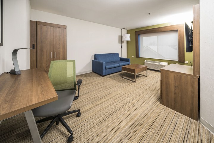 Room 19 of 50