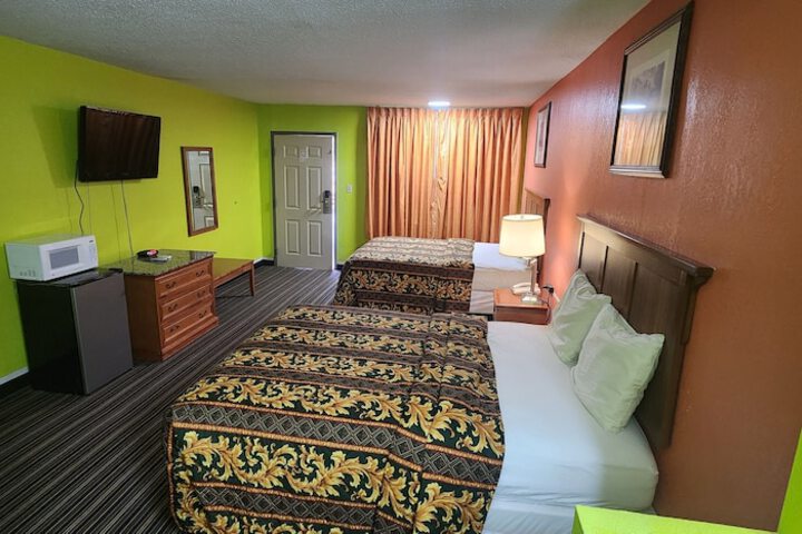Room 19 of 32