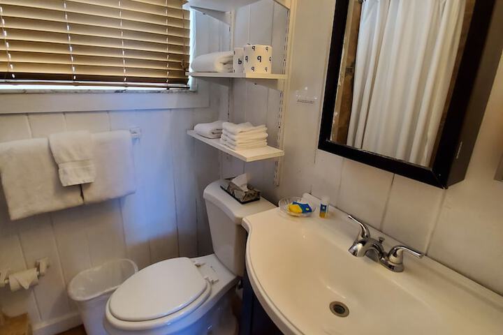 Room 183 of 219