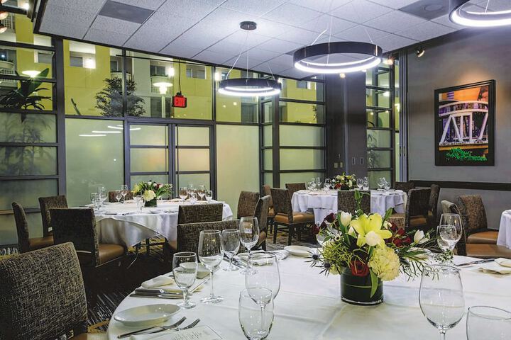 Dining 72 of 88