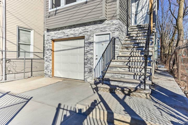 Bright Irvington Home 2 Mi to Prudential Center!