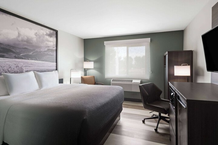 Room 20 of 33