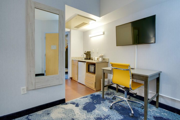Room 10 of 44