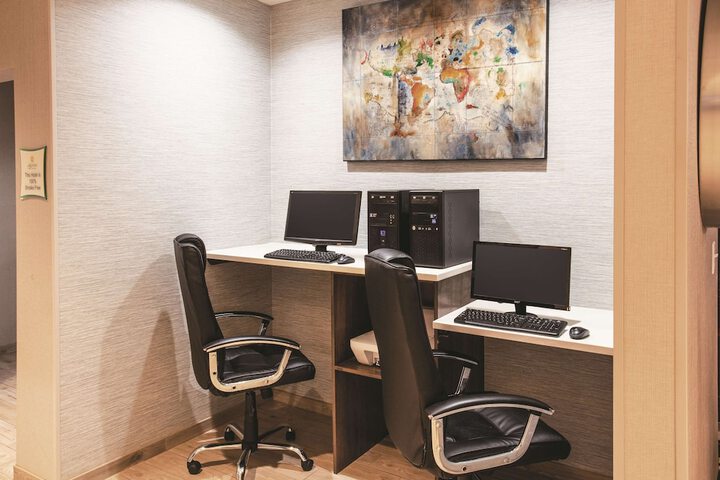 Business Center 23 of 23