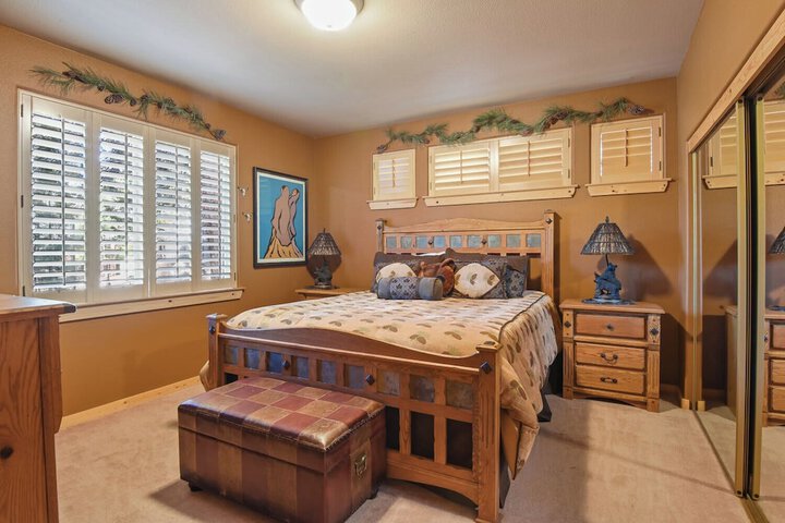 Crystal Charm Amazing 3 BDR Condo Close to Beaches Casinos, & Skiing!