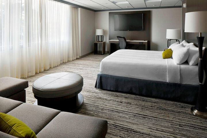 Room 10 of 42