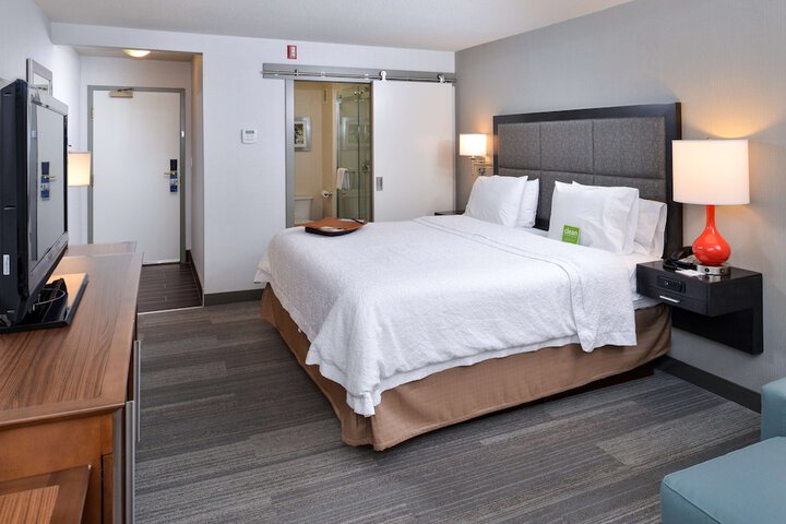 Room 33 of 73