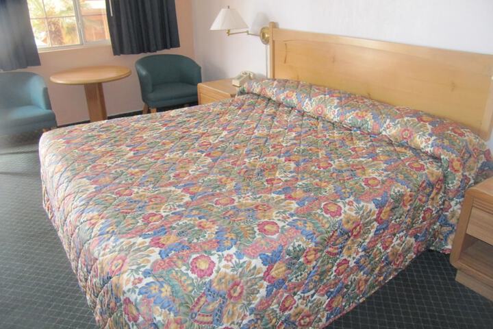 Room 46 of 80
