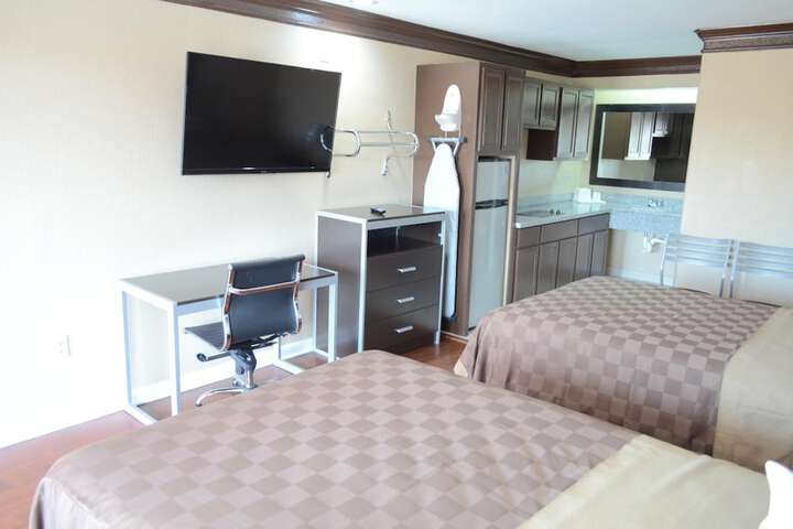 Room 27 of 38