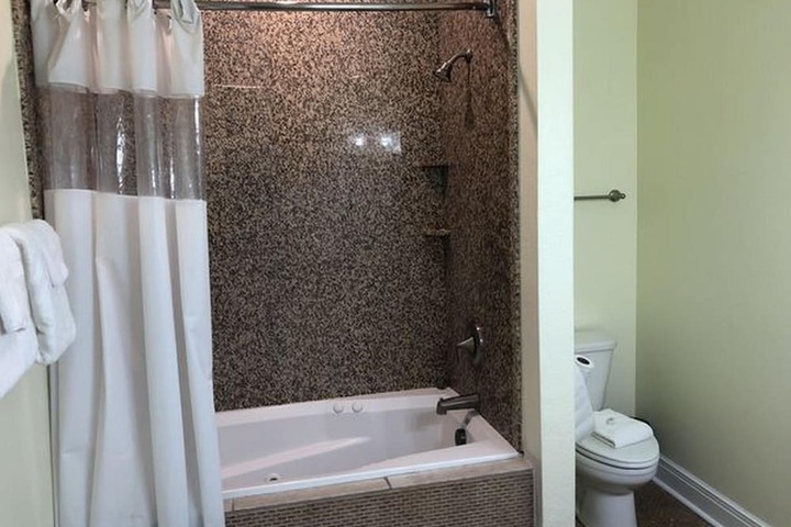 Beachgate CondoSuites and Oceanfront Resort