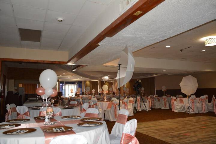 Ballroom/Hall 33 of 38