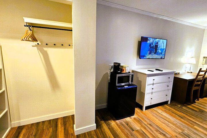 Cloud 9 Inn