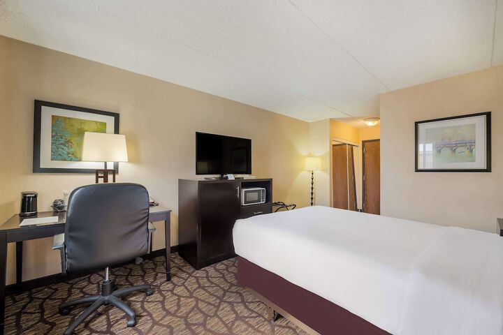 Room 40 of 82