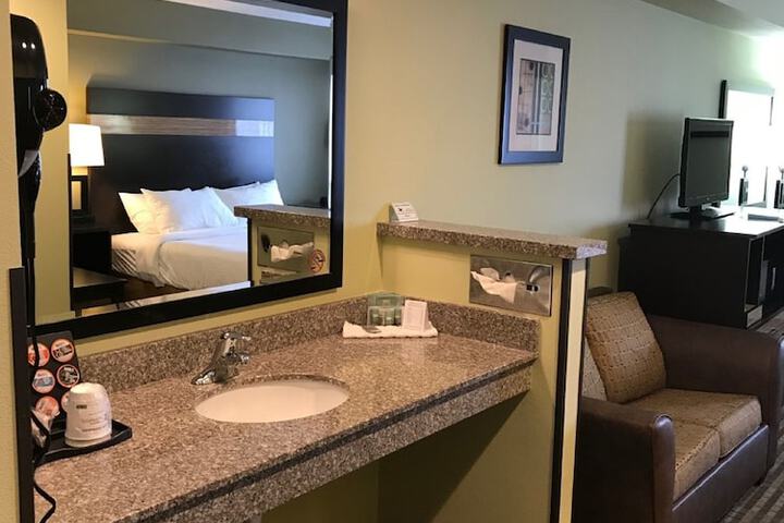 Room 8 of 43