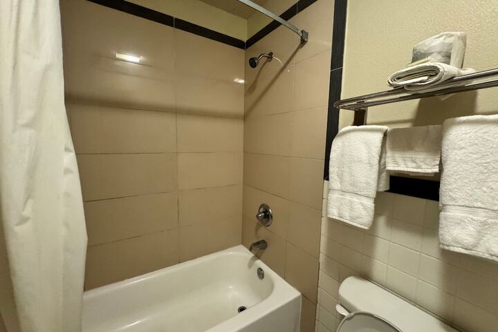 Super 8 by Wyndham Laurel