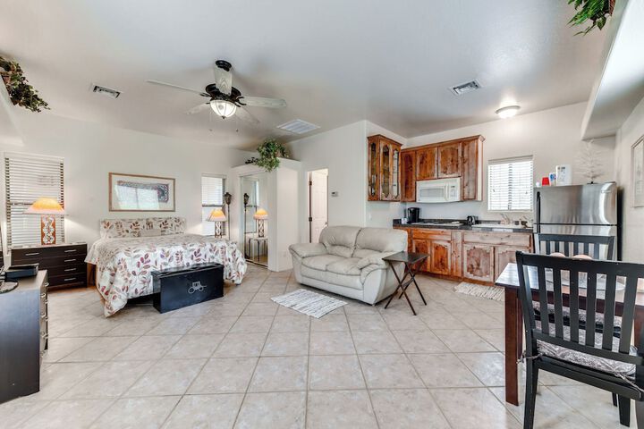 4 Mi to San Tan Mtn Trails: Arizona Studio!
