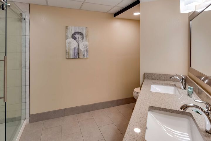 Room 15 of 37