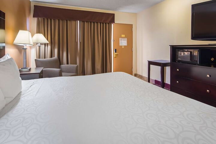 Room 13 of 27