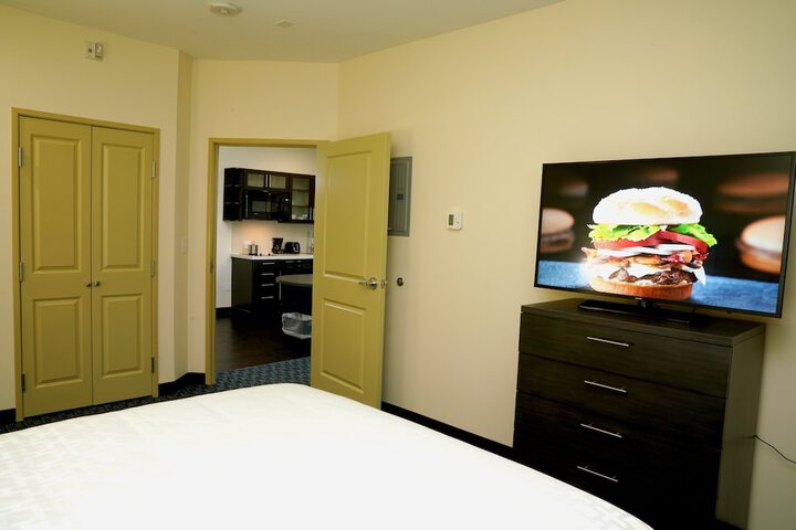 Room 28 of 45