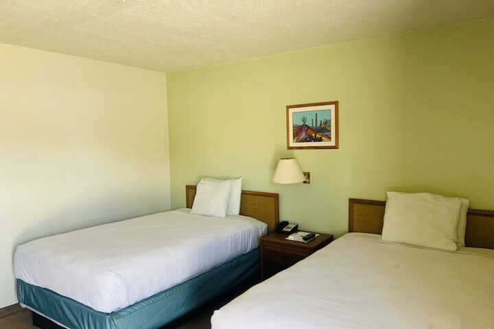 Room 7 of 13