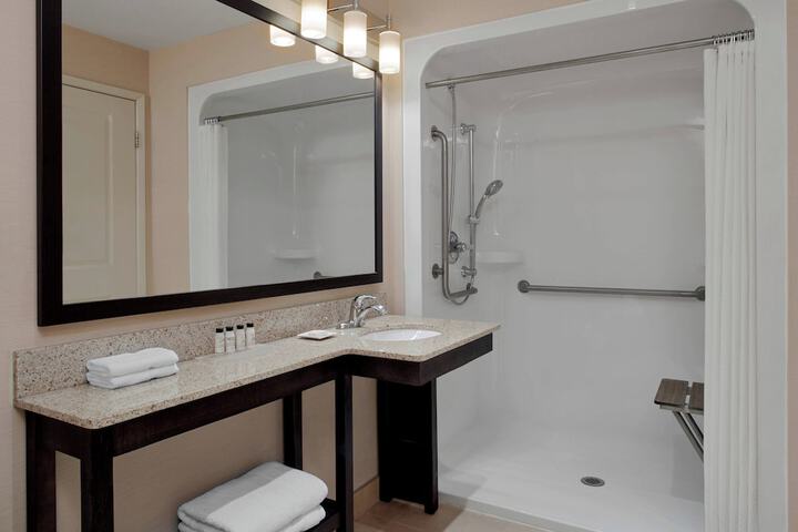 Room 14 of 60