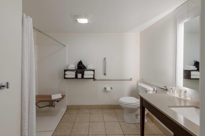 Country Inn & Suites by Radisson Findlay, OH