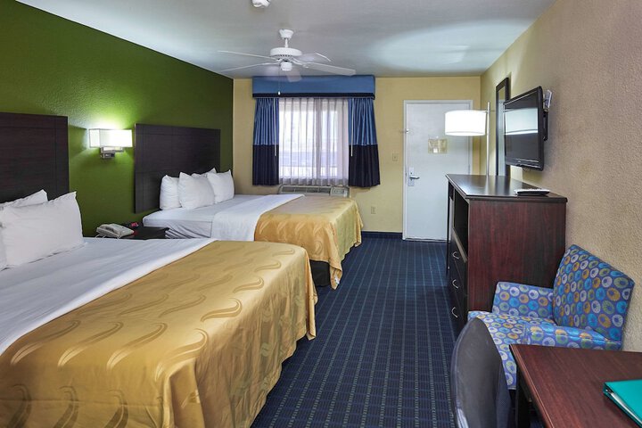 Room 10 of 16