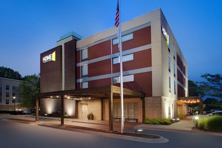 Hotel 2 of 33