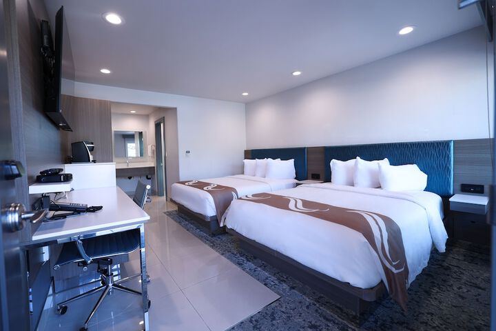 Room 14 of 18