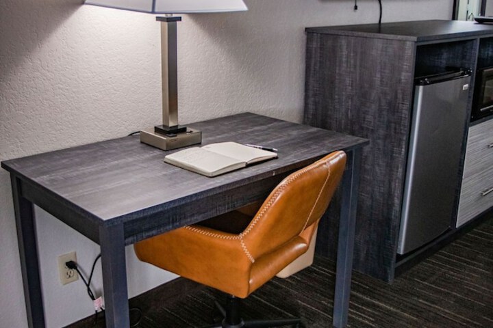 Room 37 of 39
