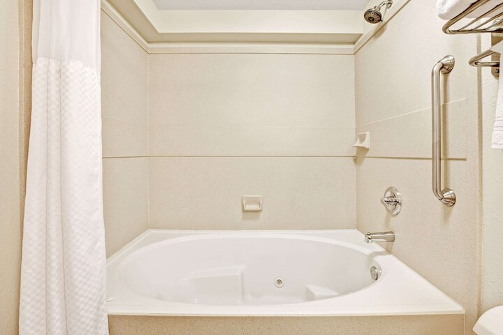 Room 7 of 20