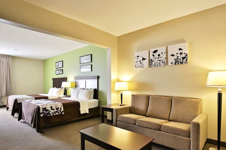 Room 85 of 103