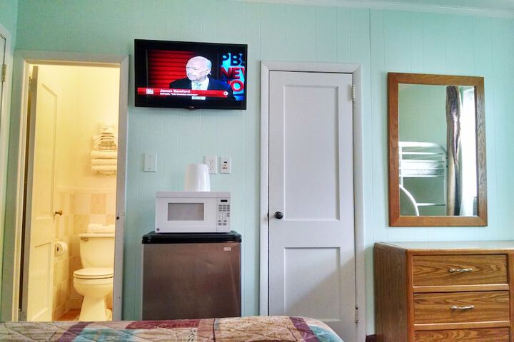 Room 14 of 16