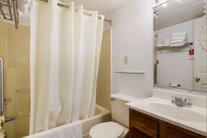 Room 15 of 33
