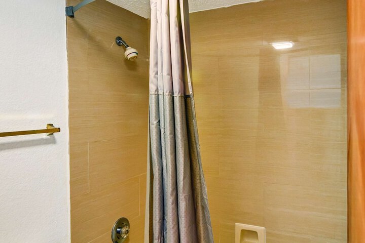 Room 21 of 24