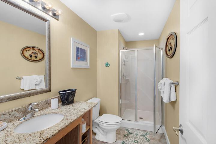 Room 32 of 62
