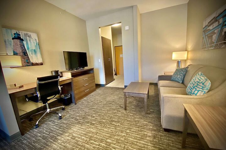 Room 8 of 16