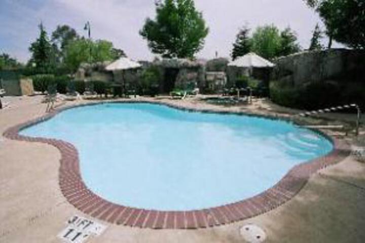 Swan Court Conference Center