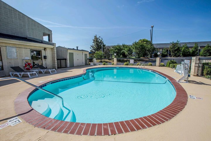 Pool 7 of 29