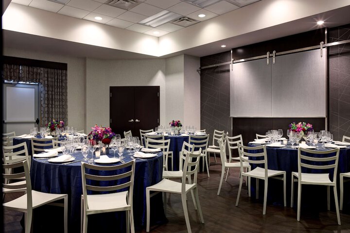 Hyatt Place Arlington / Courthouse Plaza