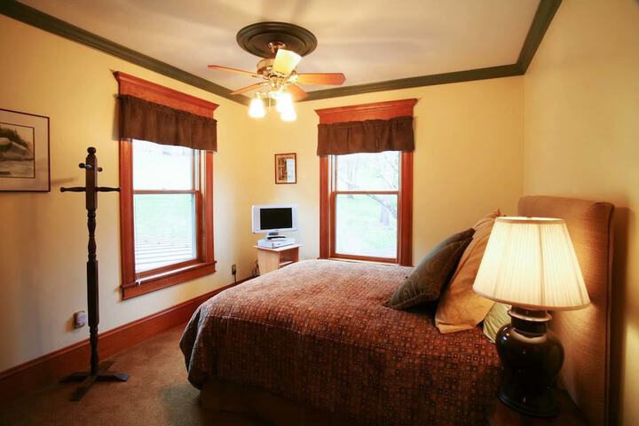 Room 18 of 35