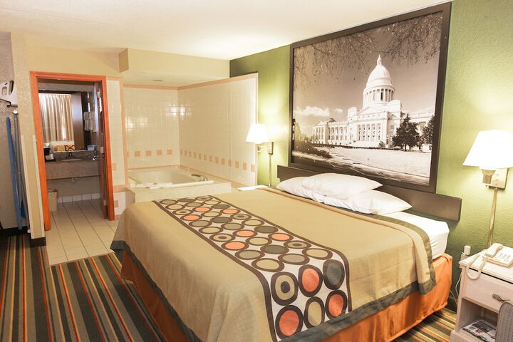 Room 14 of 24