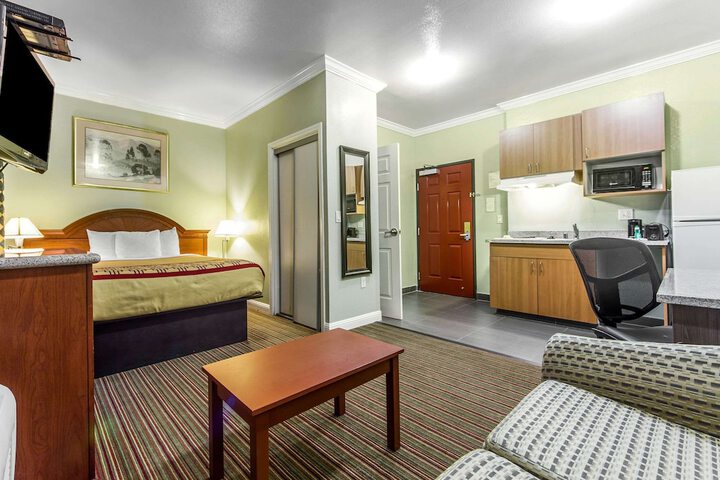 Room 19 of 41