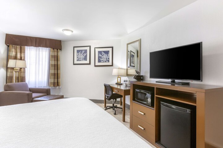 Room 9 of 36