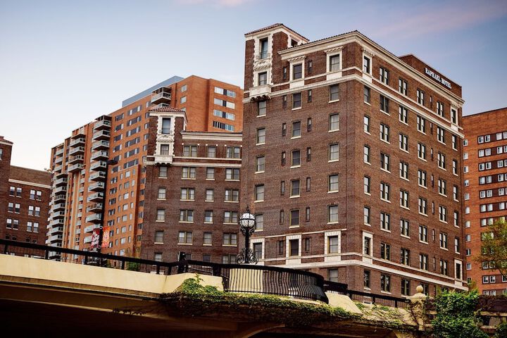 Hotel 3 of 123