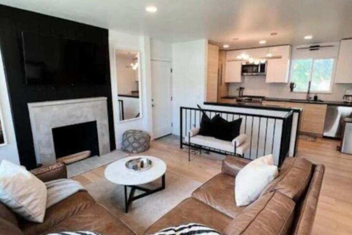 Entire Home near SLC. Family Friendly & King Suite
