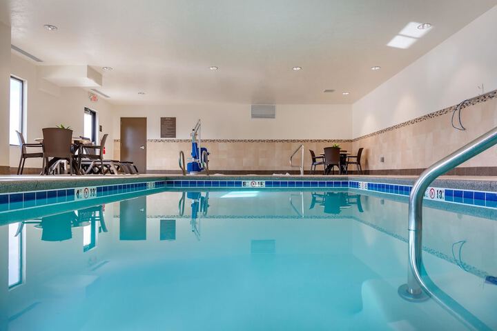 Pool 10 of 61