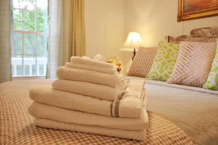 Paradise View Getaway-Dacha