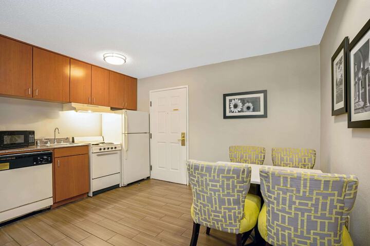 Room 21 of 49