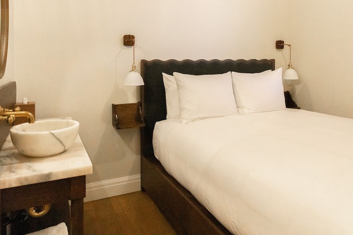 Room 8 of 36